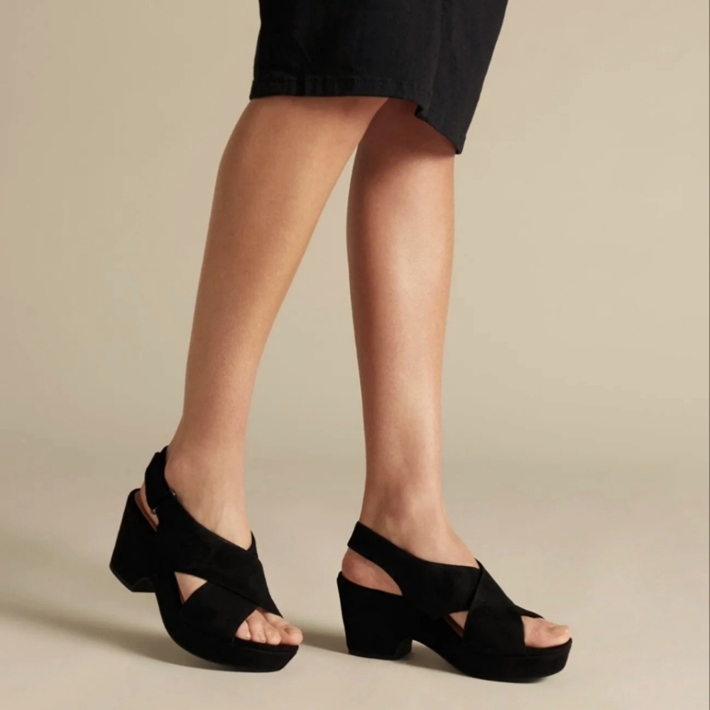 Clarks Maritsa Lara Sandals in Black Suede